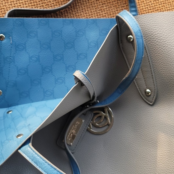 Tote - Picture 2 of 2